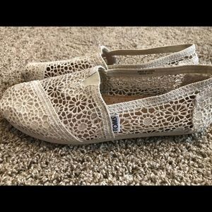 TOMS crochet classics